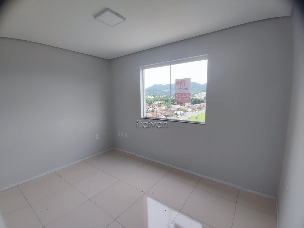 Apartamento para aluguel no Rau: 