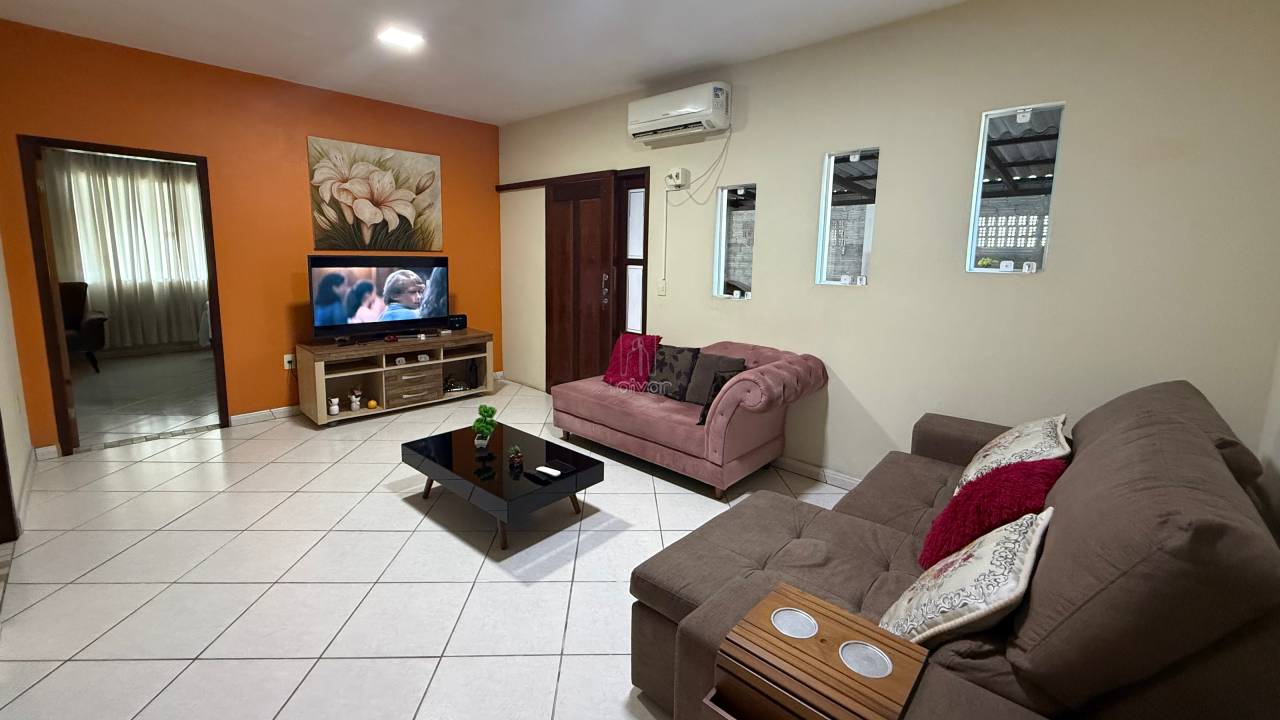 Casa à venda no Ilha Da Figueira: 