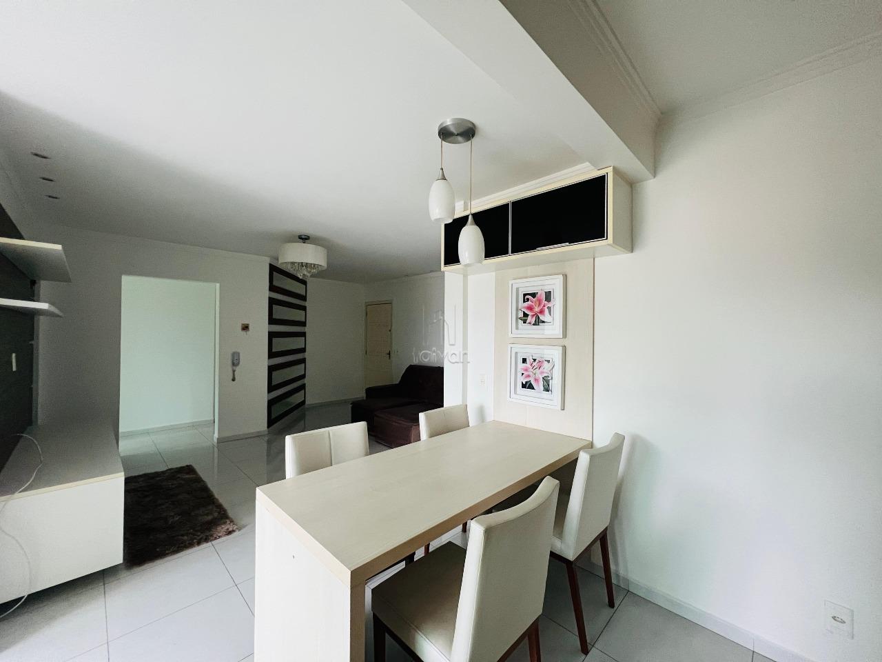 Apartamento à venda no Barra do Rio Cerro: 