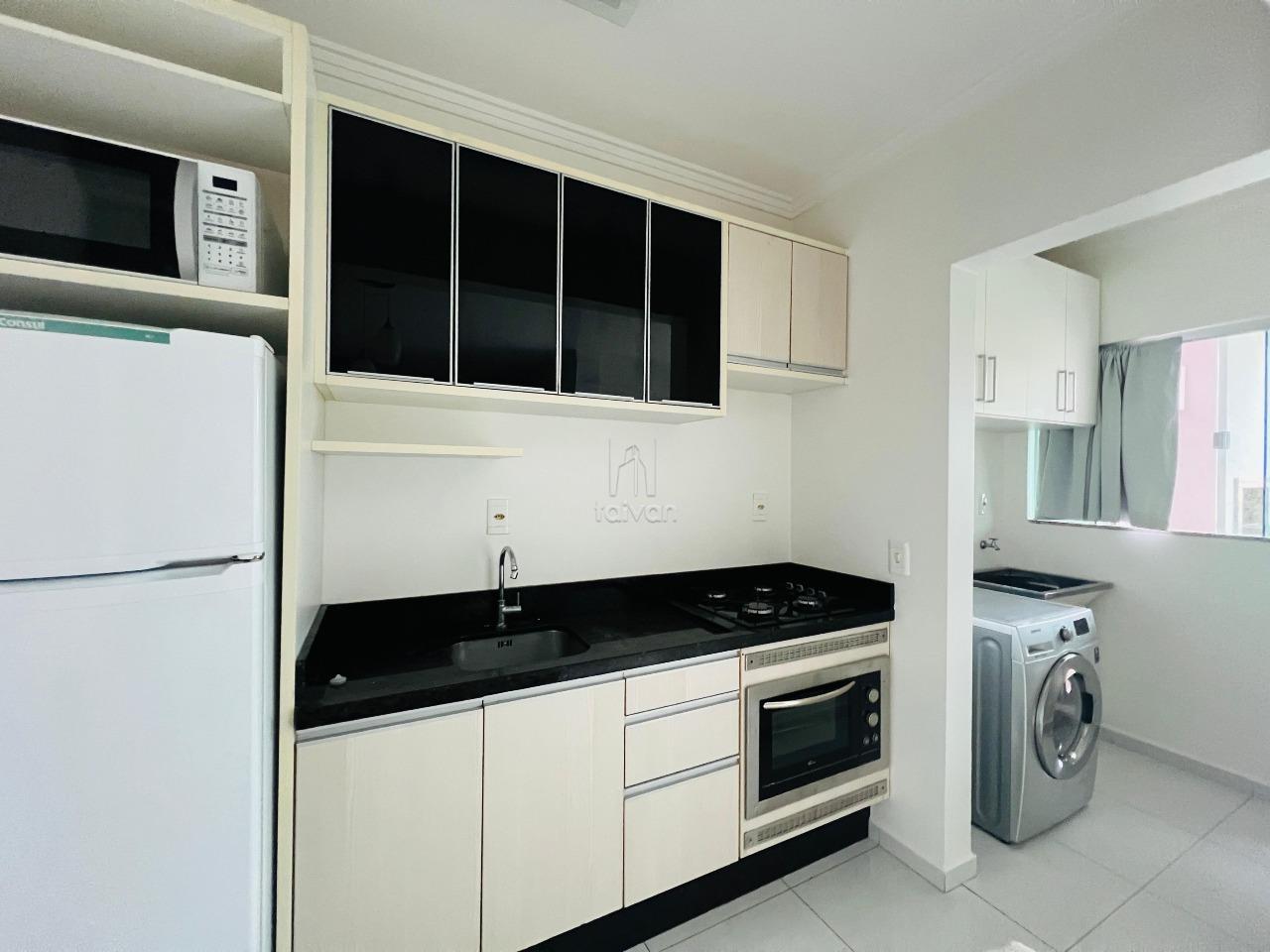 Apartamento à venda no Barra do Rio Cerro: 