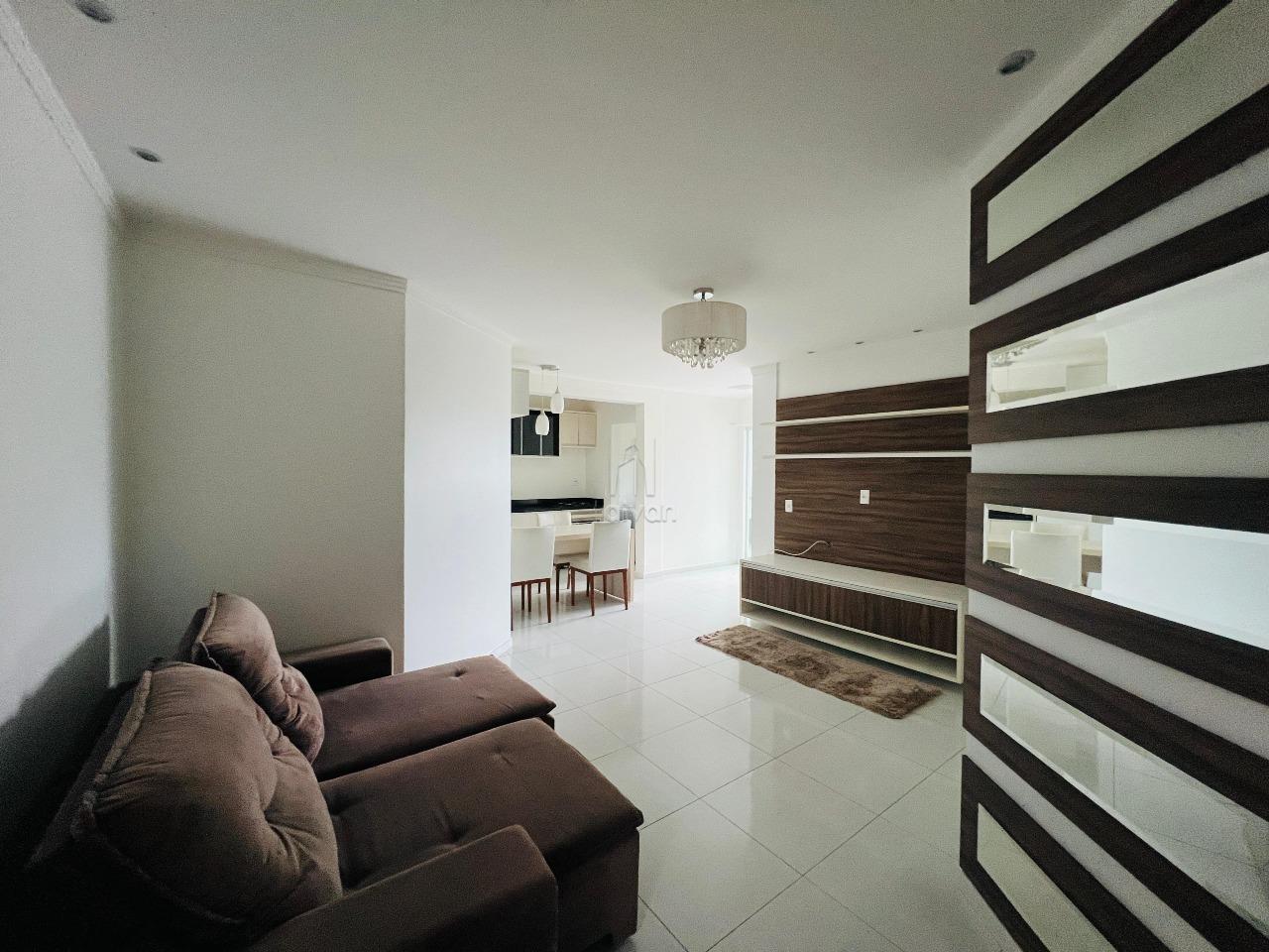 Apartamento à venda no Barra do Rio Cerro: 