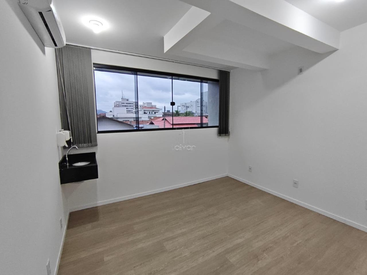 Sala Comercial para aluguel no Czerniewicz: 