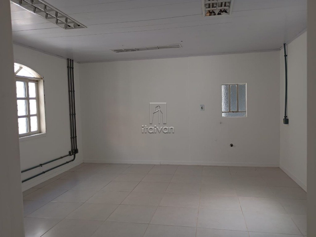 Casa comercial para aluguel no Vila Baependi: 