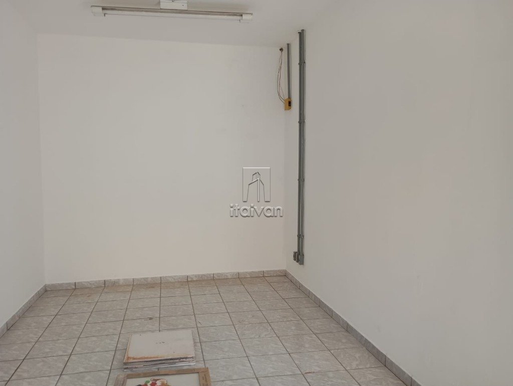 Casa comercial para aluguel no Vila Baependi: 