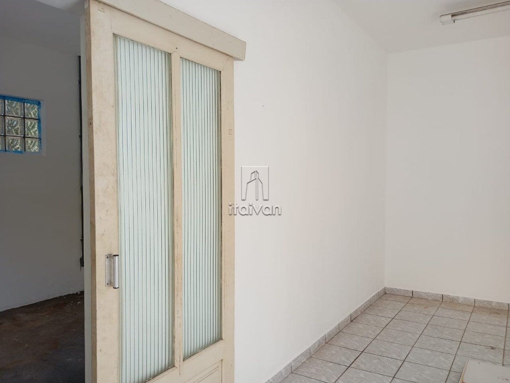 Casa comercial para aluguel no Vila Baependi: 