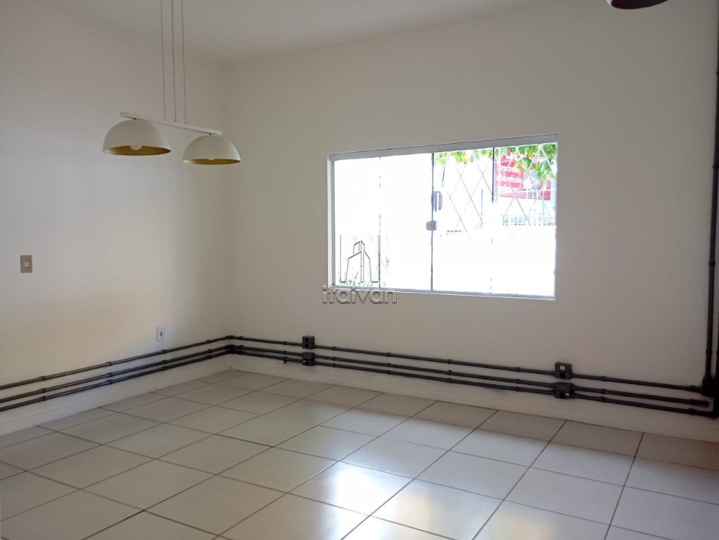 Casa comercial para aluguel no Vila Baependi: 