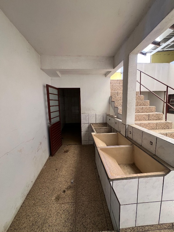 Casa à venda no Vila Lenzi: lavanderia/Área de serviço