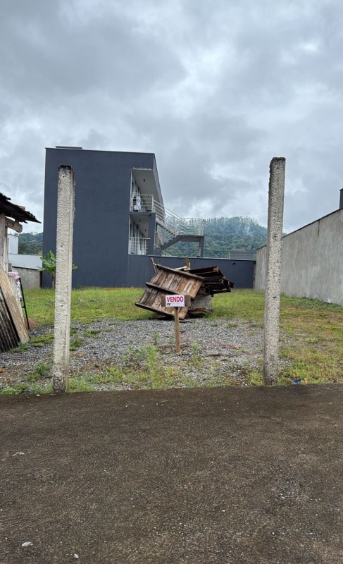 Terreno à venda no Três Rios do Sul: Terreno com 350,00 metros 