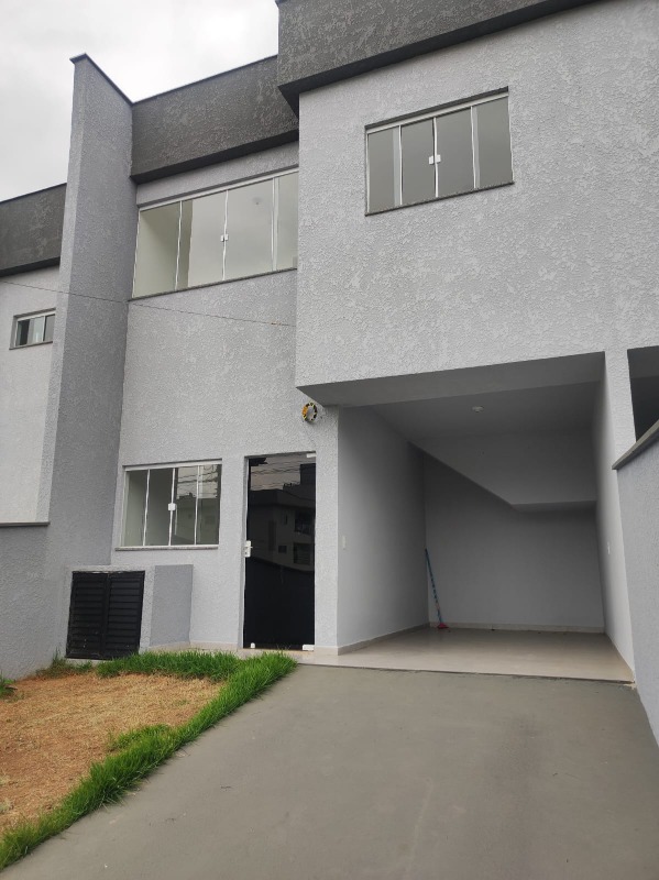  Geminado à venda no Barra do Rio Cerro: 