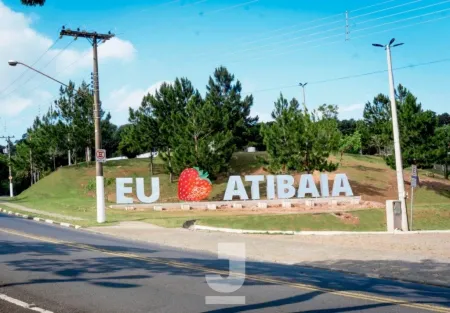 Terreno à venda por 185.000,00 no bairro Nova Cerejeira, em Atibaia.: 