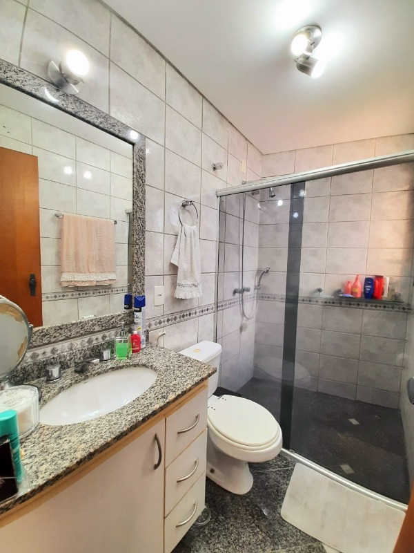 Apartamento à venda no Vila Oliveira: Banheiro suíte