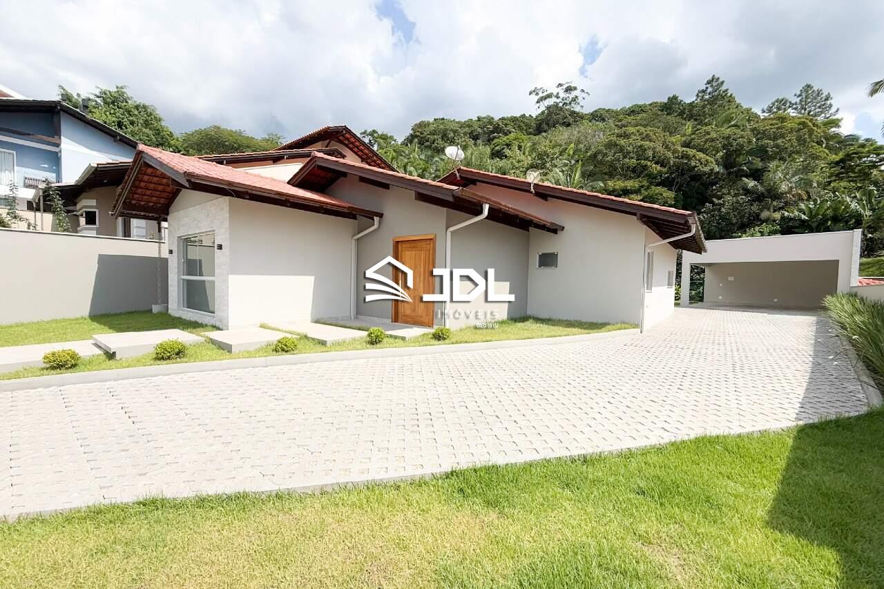 Casa com 3 suítes, no centro de Gaspar! - foto 1