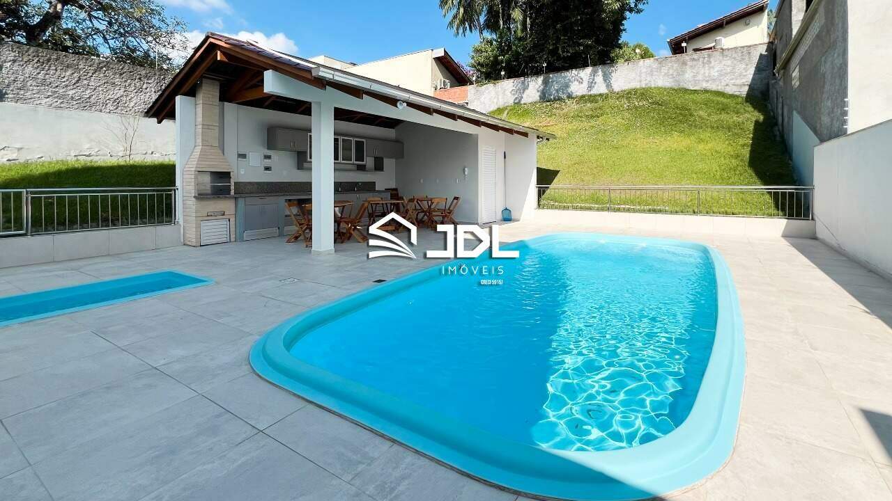 SOBRADO TRIPLEX EM CONDOMINIO COM PISCINA NO BAIRRO ÁGUA VERDE - foto 1