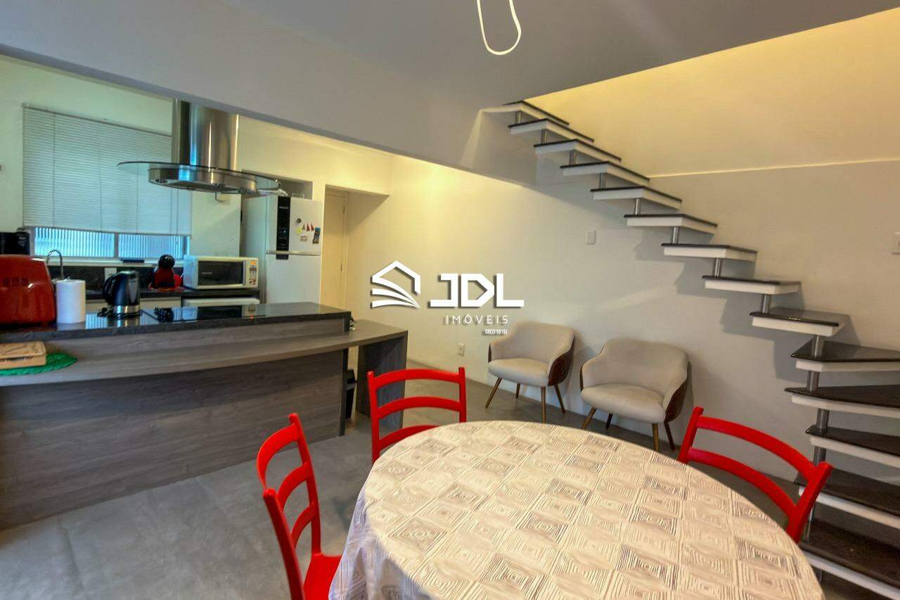 Cobertura duplex no Victor Konder, Blumenau. 2 suítes, 93 m, vista panorâmica, sacadas, 1 vaga e financiamento bancário. Valor: R$ 630.000. - foto 1