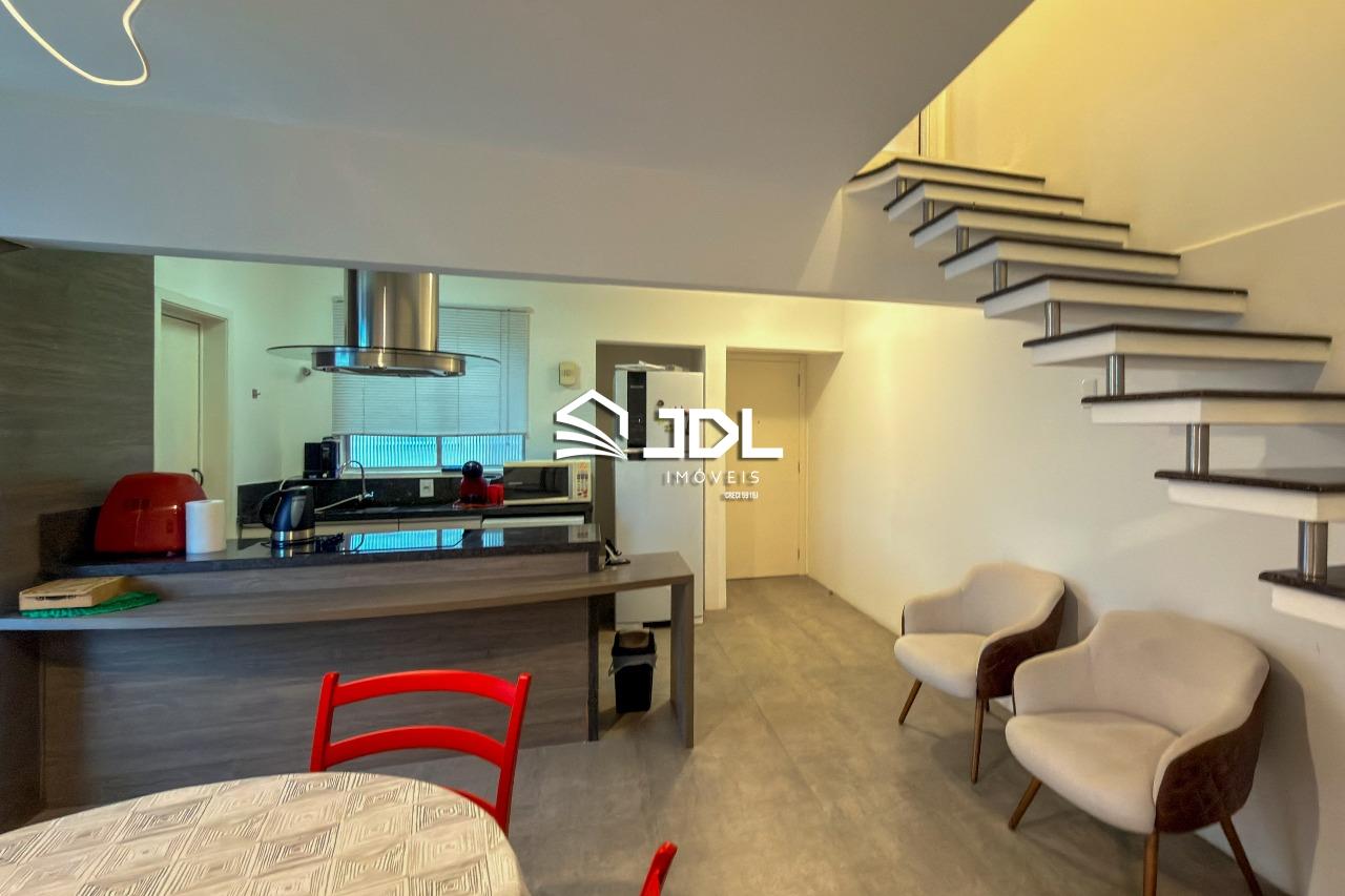 Cobertura duplex no Victor Konder, Blumenau. 2 suítes, 93 m, vista panorâmica, sacadas, 1 vaga e financiamento bancário. Valor: R$ 630.000. — foto 2