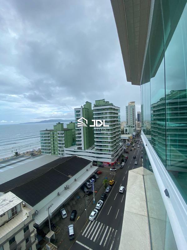 Apartamento à venda no bairro Meia Praia — foto 2