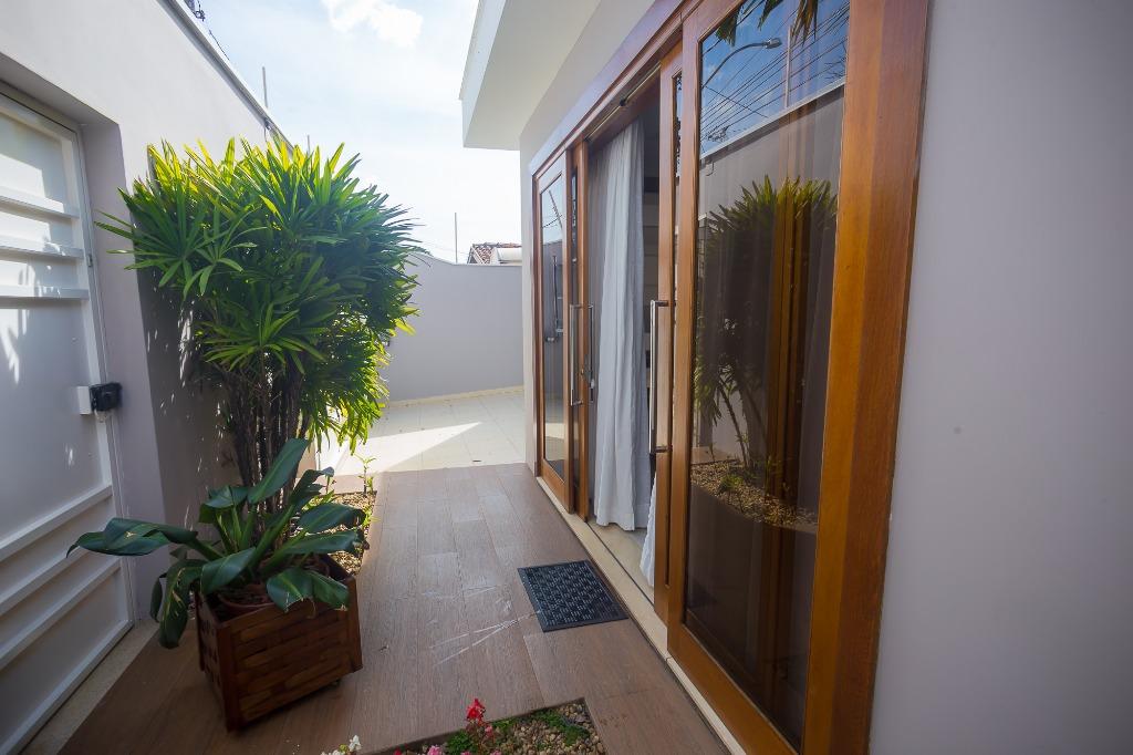 Casa para comprar, 3 quartos, 1 suíte, 4 vagas, no bairro Vila Rezende em Piracicaba - SP