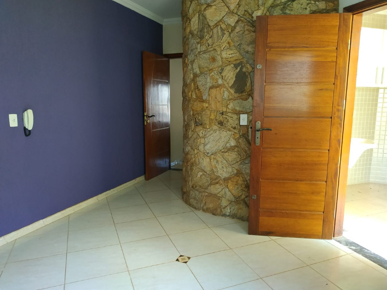 Casa para alugar, 3 quartos, 1 suíte, 2 vagas, no bairro Santa Maria em Rio das Pedras - SP