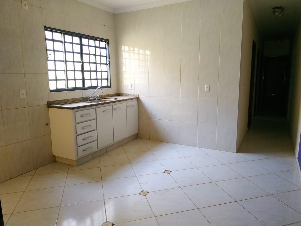 Casa para alugar, 3 quartos, 1 suíte, 2 vagas, no bairro Santa Maria em Rio das Pedras - SP