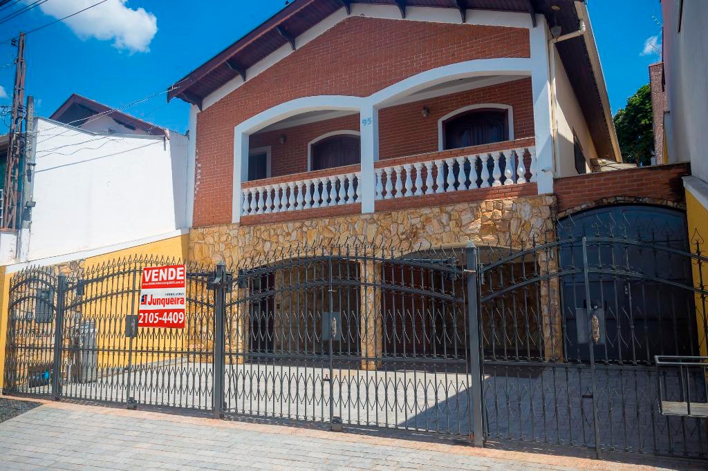 Casa para comprar, 3 quartos, 1 suíte, 2 vagas, no bairro Castelinho em Piracicaba - SP