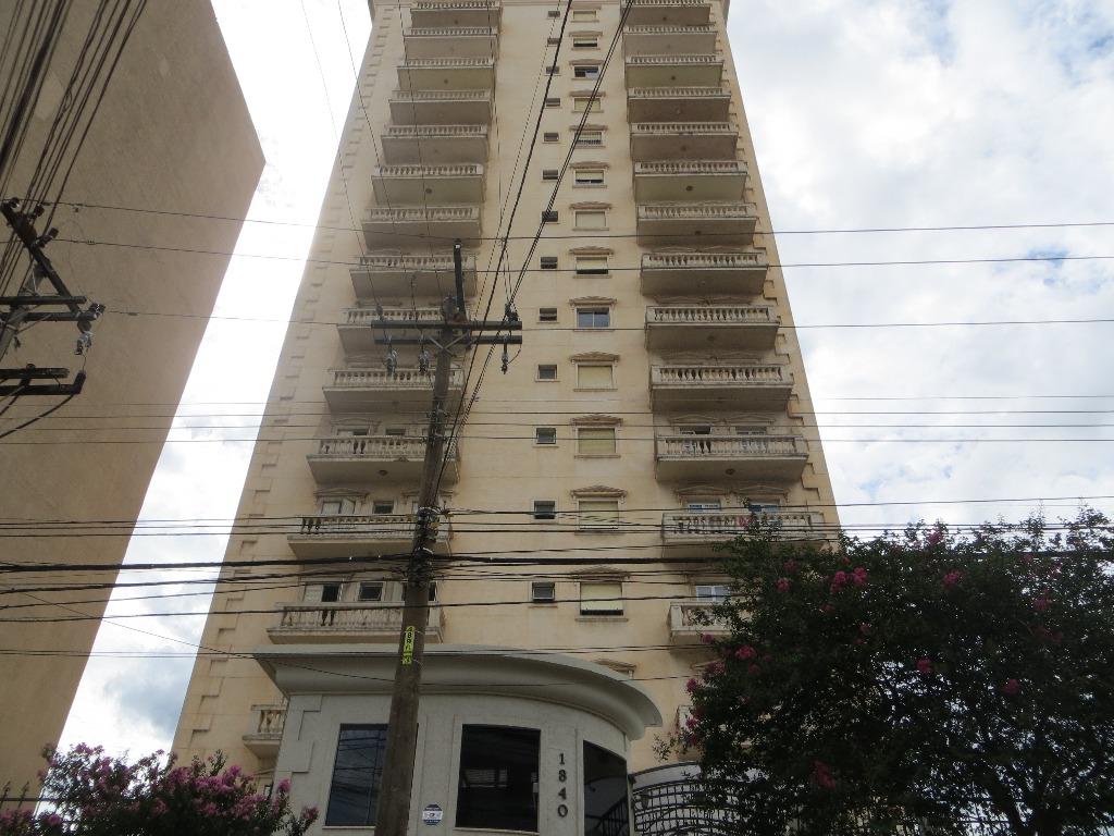 Apartamento à venda no Edifício Solar Visconde de Arantes, 3 quartos, sendo 2 suítes, 2 vagas, no bairro Centro em Piracicaba - SP
