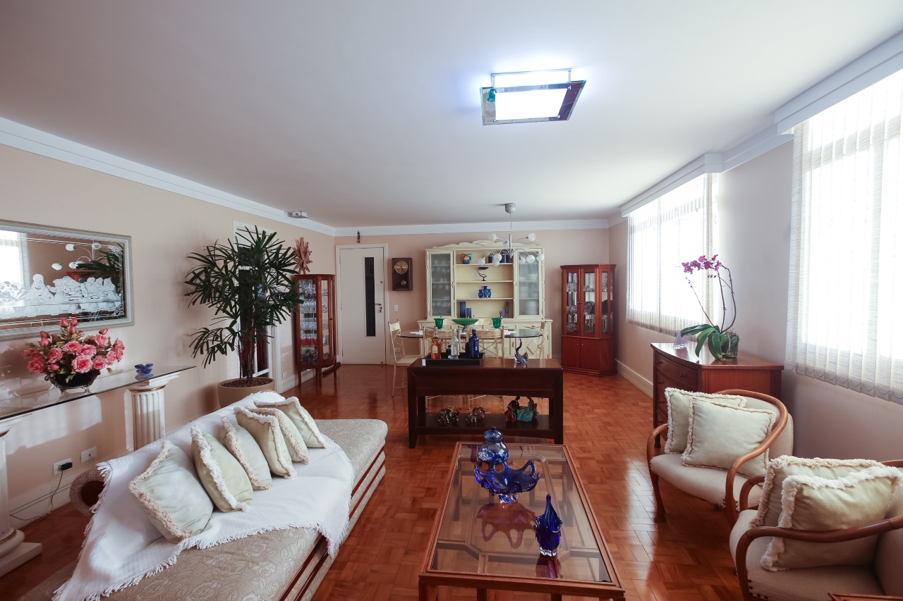 Apartamento à venda no Pedro Ometto, 2 quartos, sendo 1 suíte, 1 vaga, no bairro Centro em Piracicaba - SP