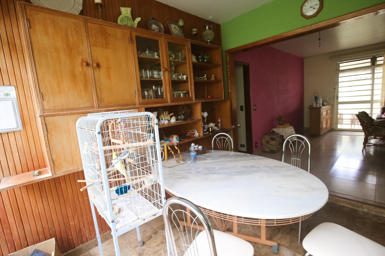 Casa para comprar, 5 quartos, 1 suíte, 5 vagas, no bairro Centro em Piracicaba - SP