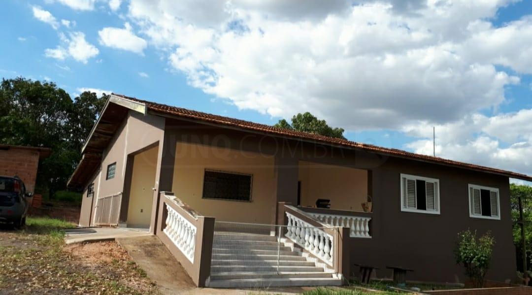 Sítio / Fazenda à venda, 3 quartos, 2 vagas, no bairro Santa Luzia em Charqueada - SP
