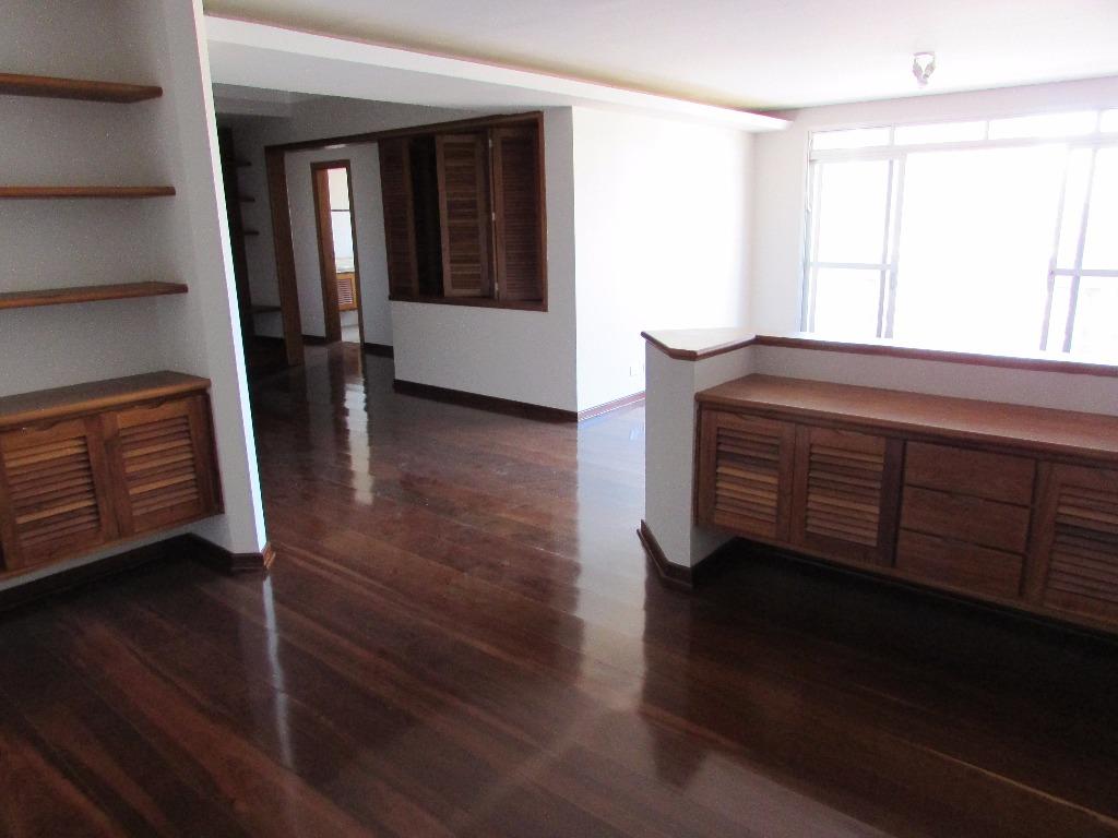 Apartamento para comprar, 3 quartos, 1 suíte, 4 vagas, no bairro Alto em Piracicaba - SP