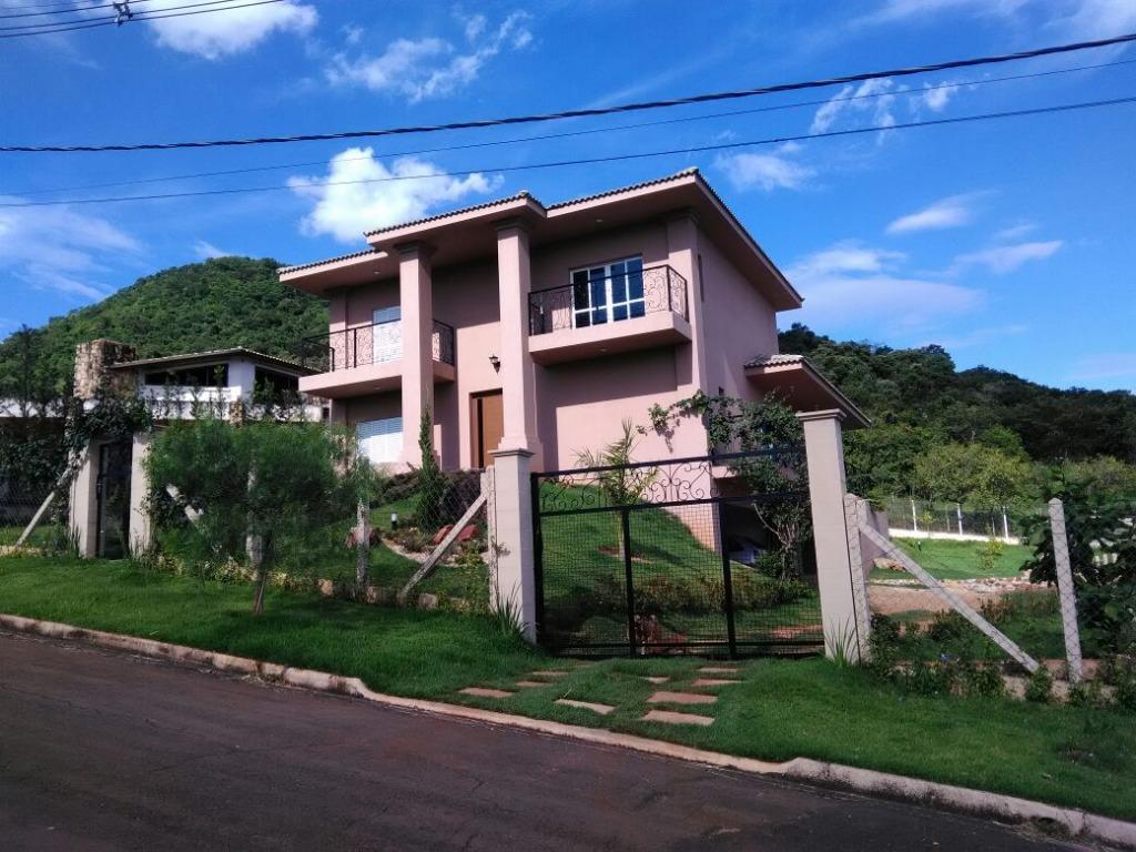 Casa à venda, 3 quartos, sendo 1 suíte, 3 vagas, no bairro Jardim das Cachoeiras em São Pedro - SP