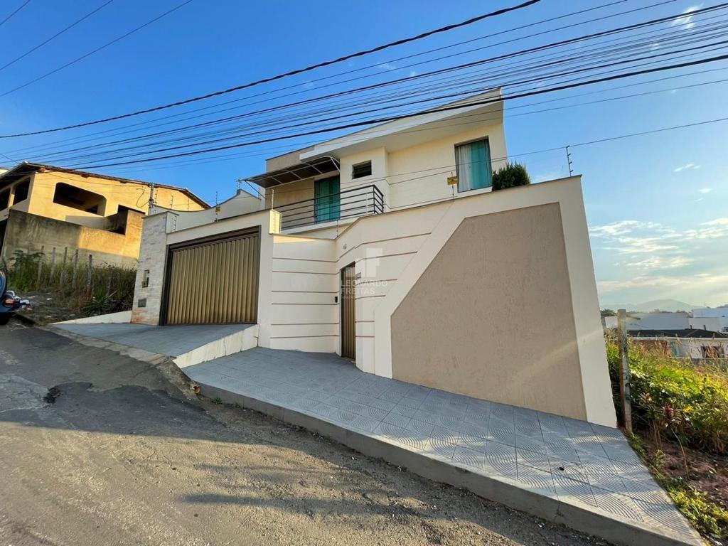 Casa à venda, 3 quartos, 1 suíte, 2 vagas, Alfa Sul - Manhuaçu/MG