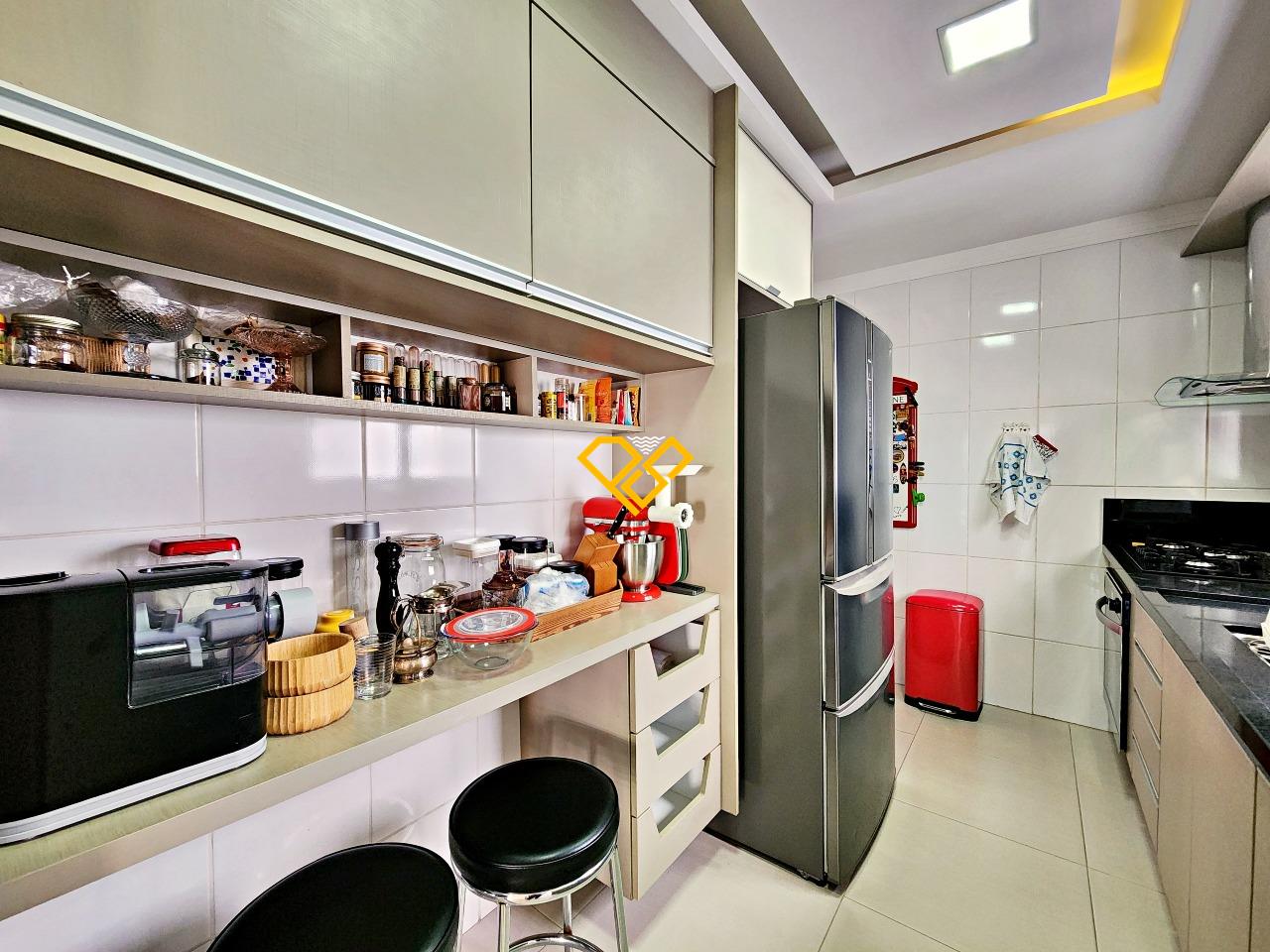 Apartamento à venda no Ponta da Praia: Cozinha