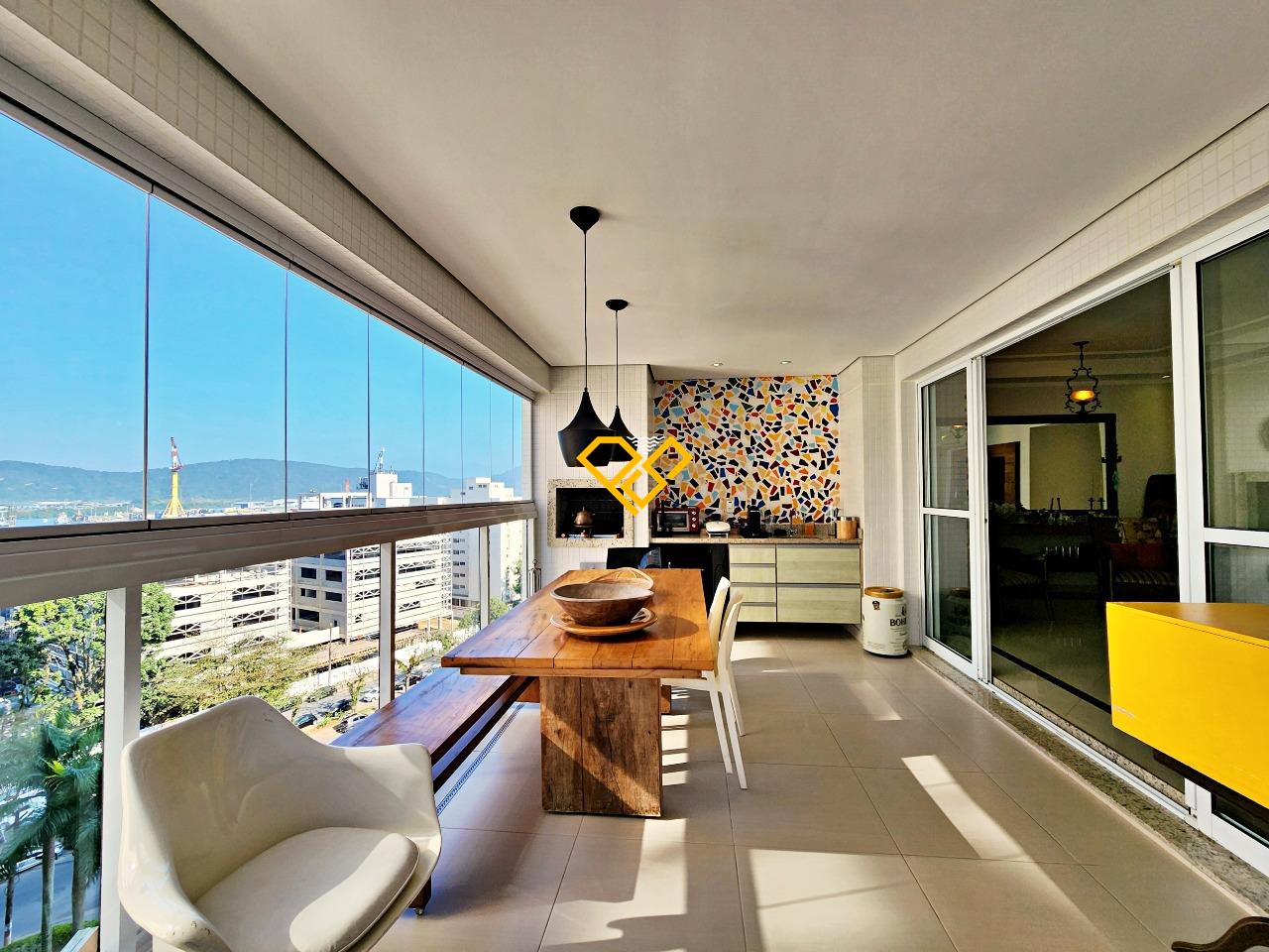 Apartamento à venda no Ponta da Praia: Varanda com churrasqueira