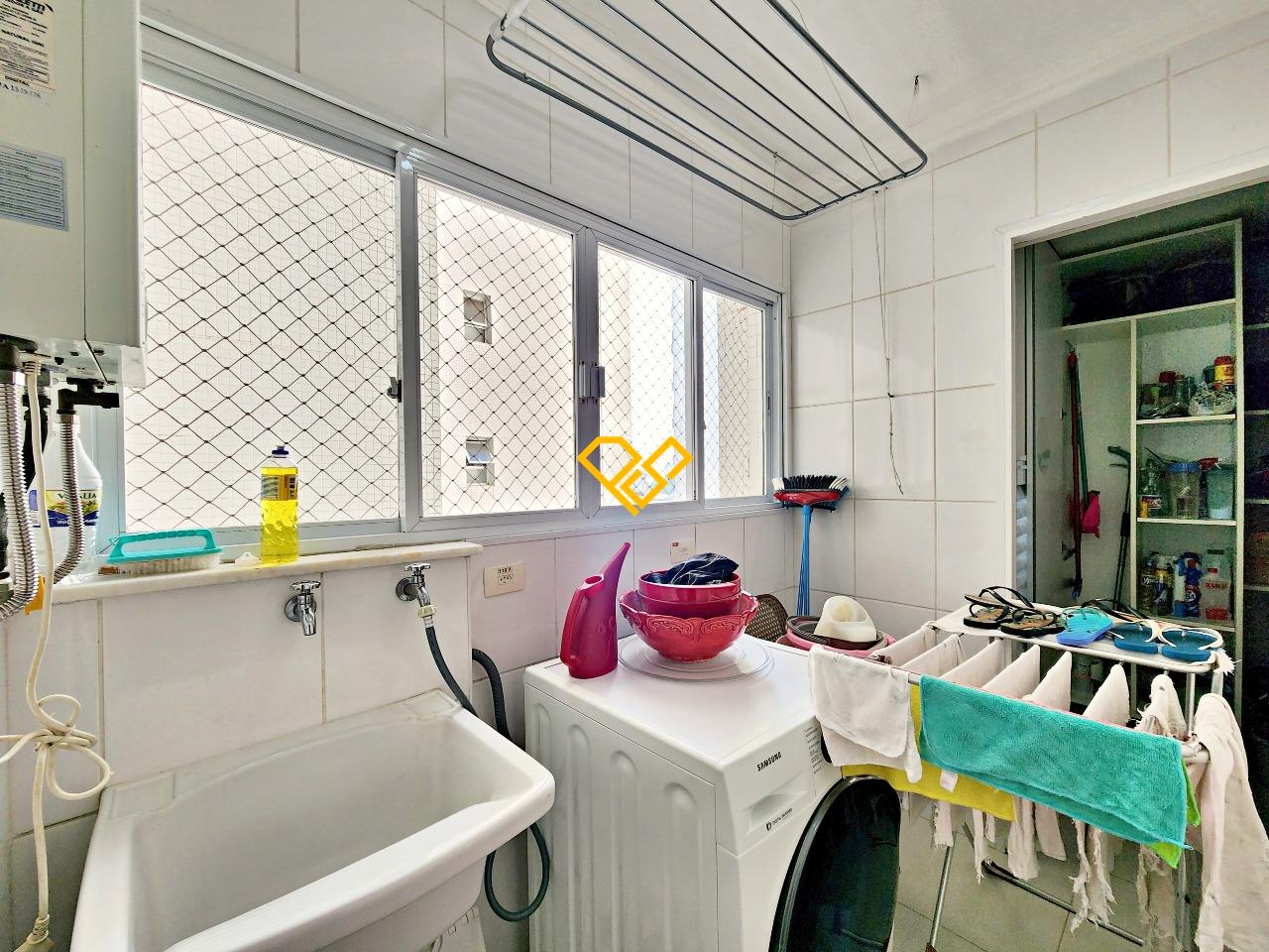 Apartamento à venda no Ponta da Praia: Área de serviço