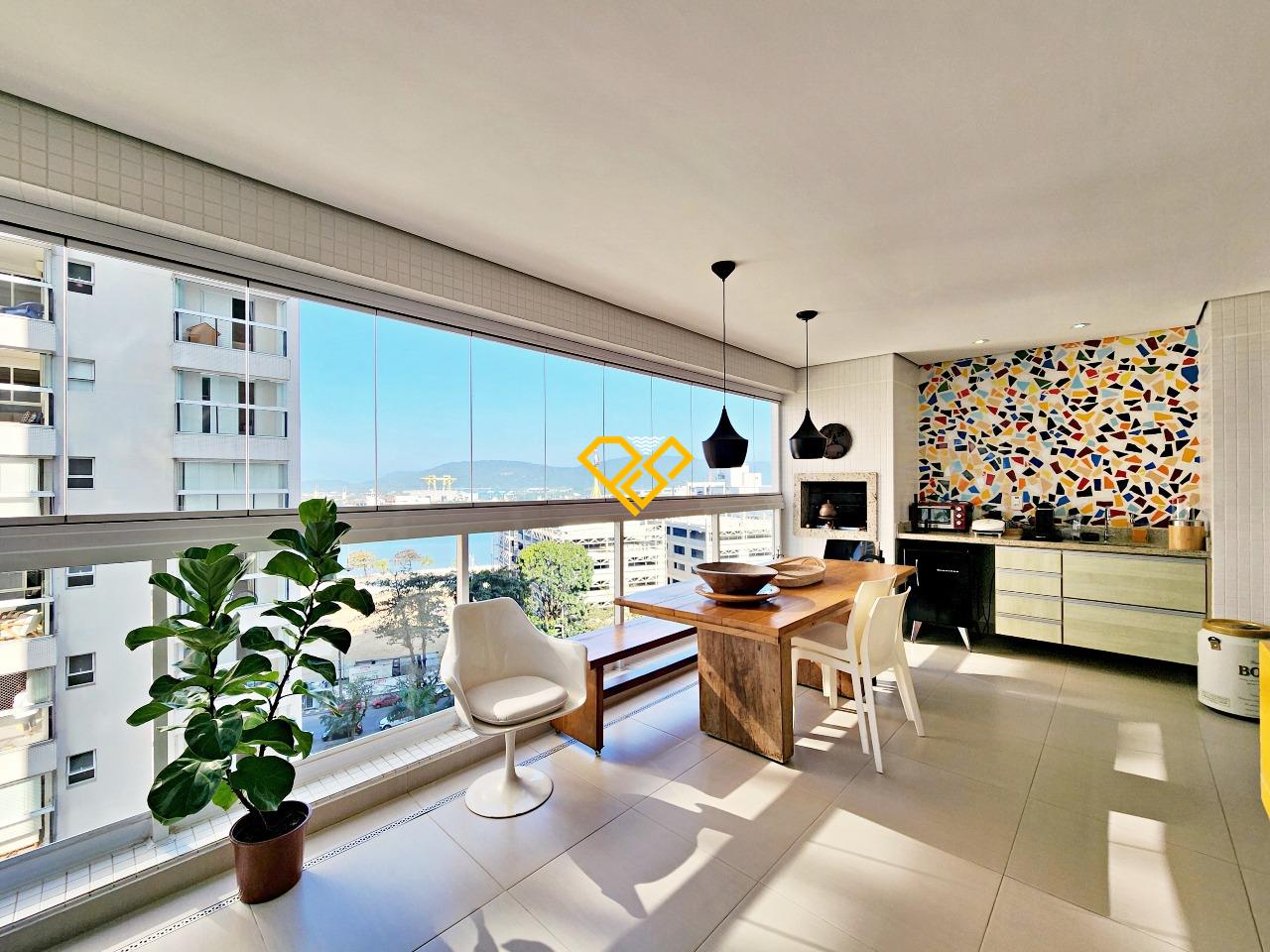 Apartamento à venda no Ponta da Praia: Varanda com churrasqueira