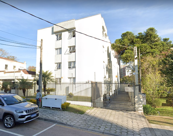 Casas com piscina à venda em Cristo Rei, Curitiba, PR - ZAP Imóveis