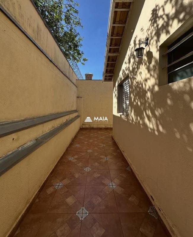 Casa de Condomínio à venda no Mercês: 