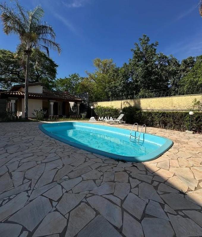 Casa de Condomínio à venda no Mercês: 