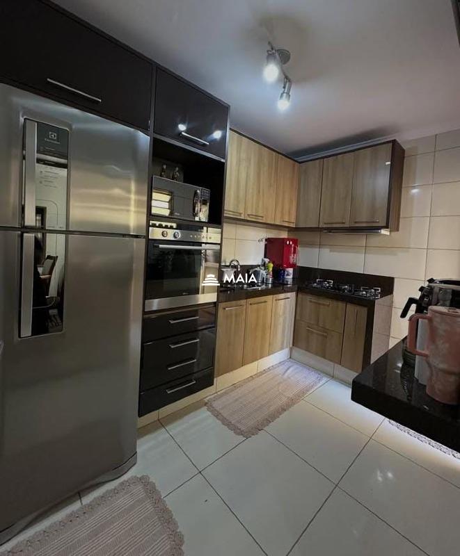 Casa de Condomínio à venda no Mercês: 