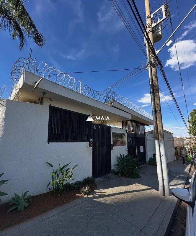 Casa de Condomínio à venda no Mercês: 