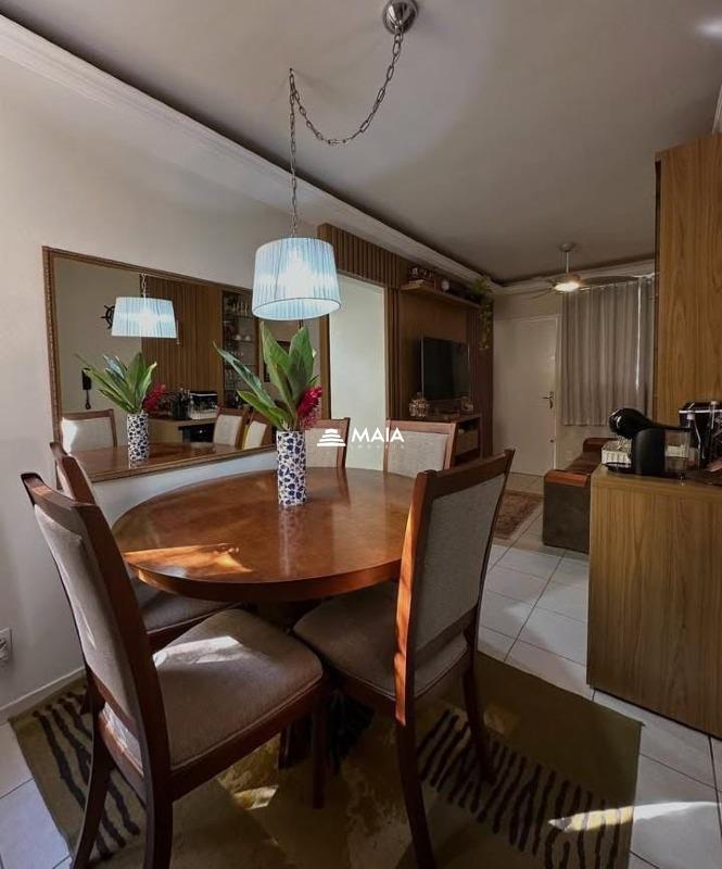 Casa de Condomínio à venda no Mercês: 