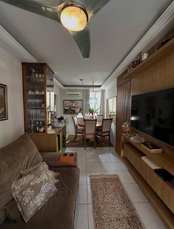 Casa de Condomínio à venda no Mercês: 