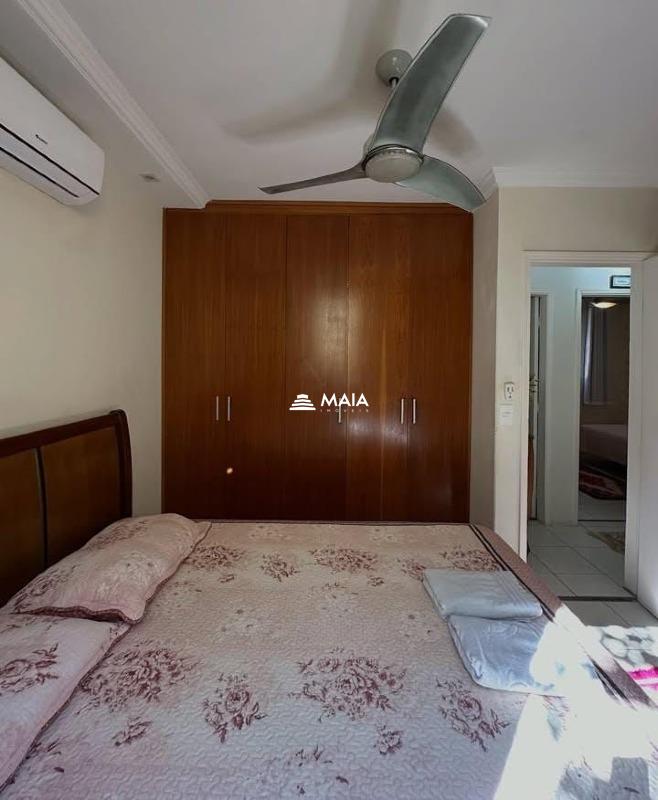 Casa de Condomínio à venda no Mercês: 