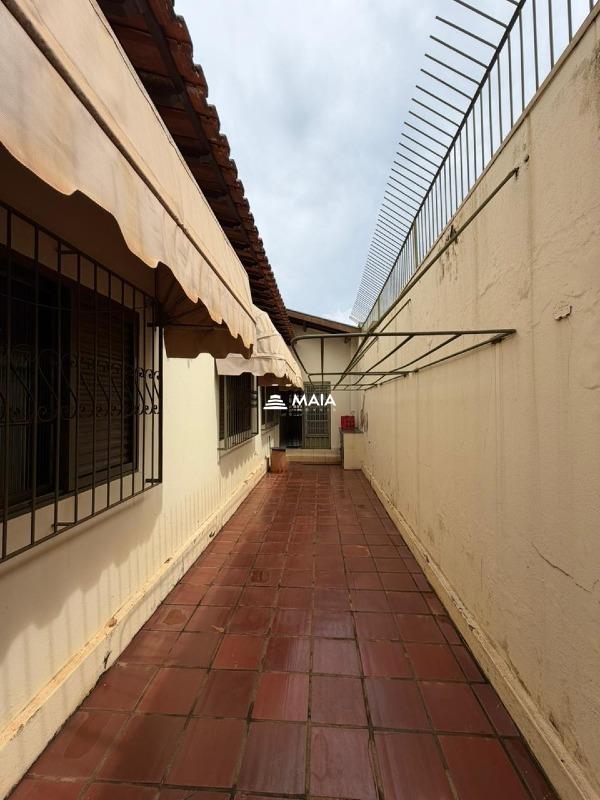 Casa à venda no Centro: 