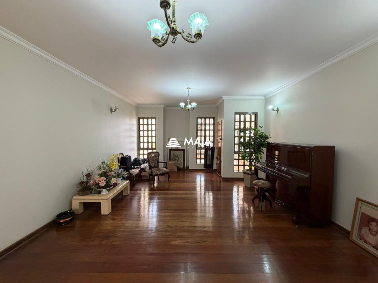 Casa à venda no Centro: 