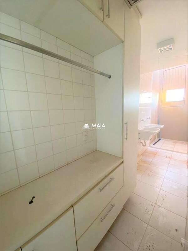 Apartamento à venda no Mercês: 