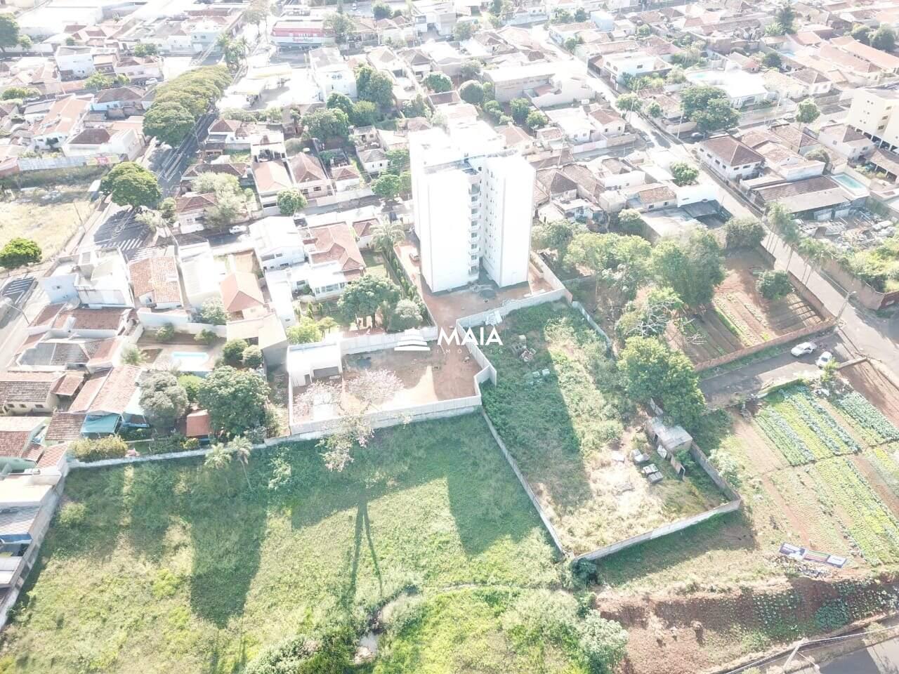 Terreno/Área à venda no Fabrício: 