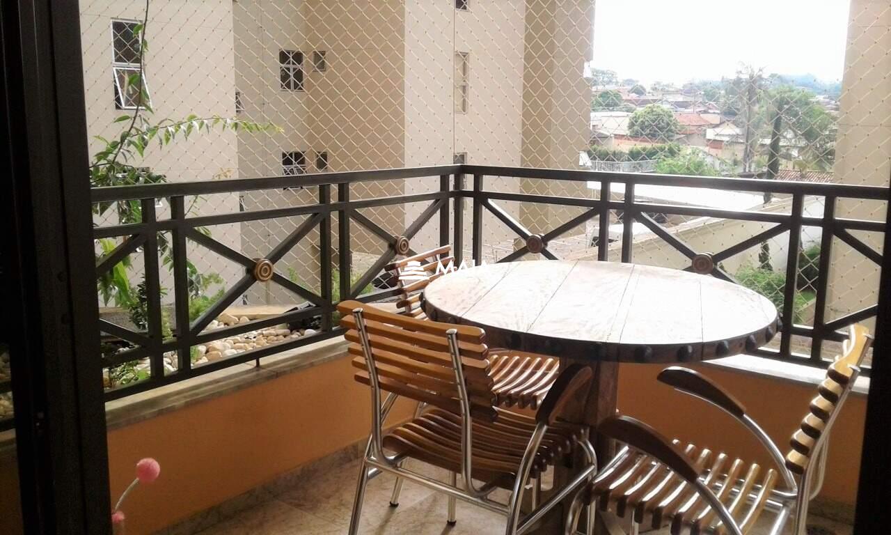 Apartamento à venda no Mercês: 