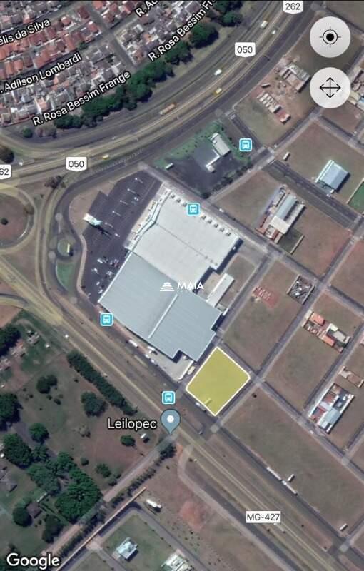 Terreno/Área à venda no Parque das Laranjeiras: 