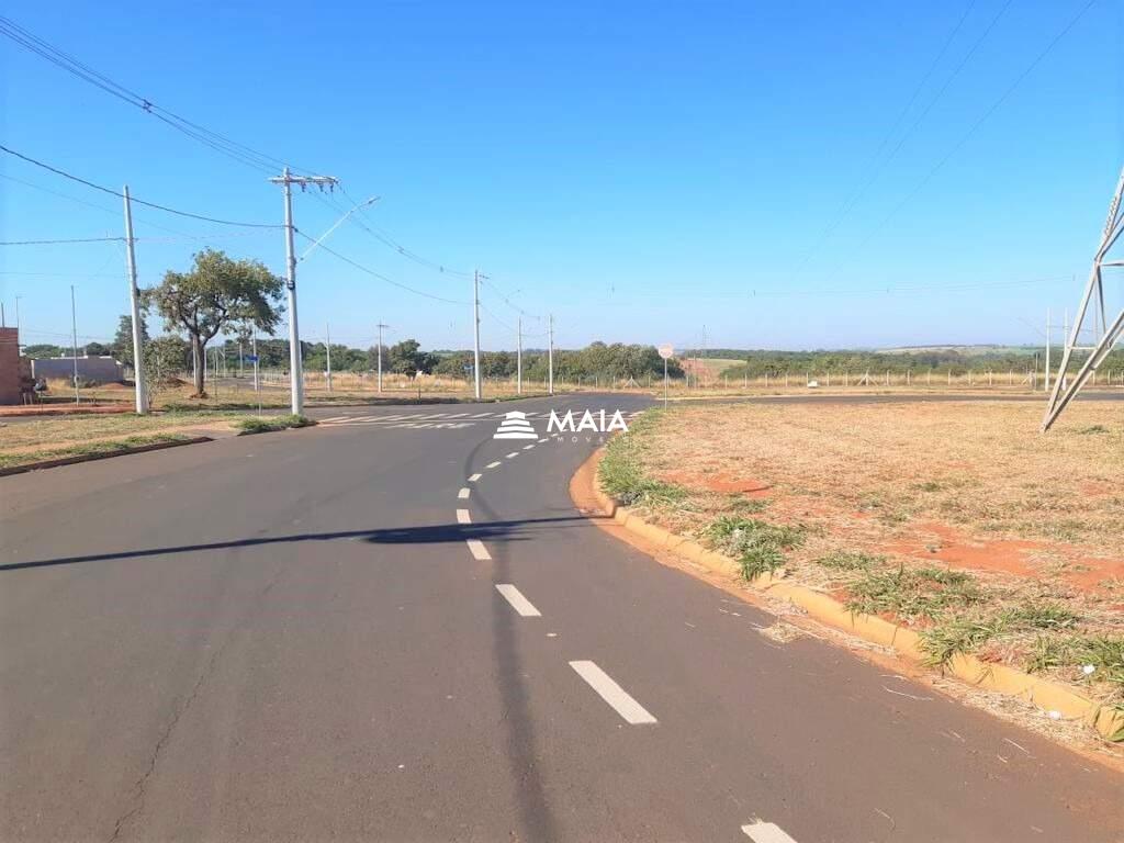Terreno/Área à venda no Parque das Laranjeiras: 